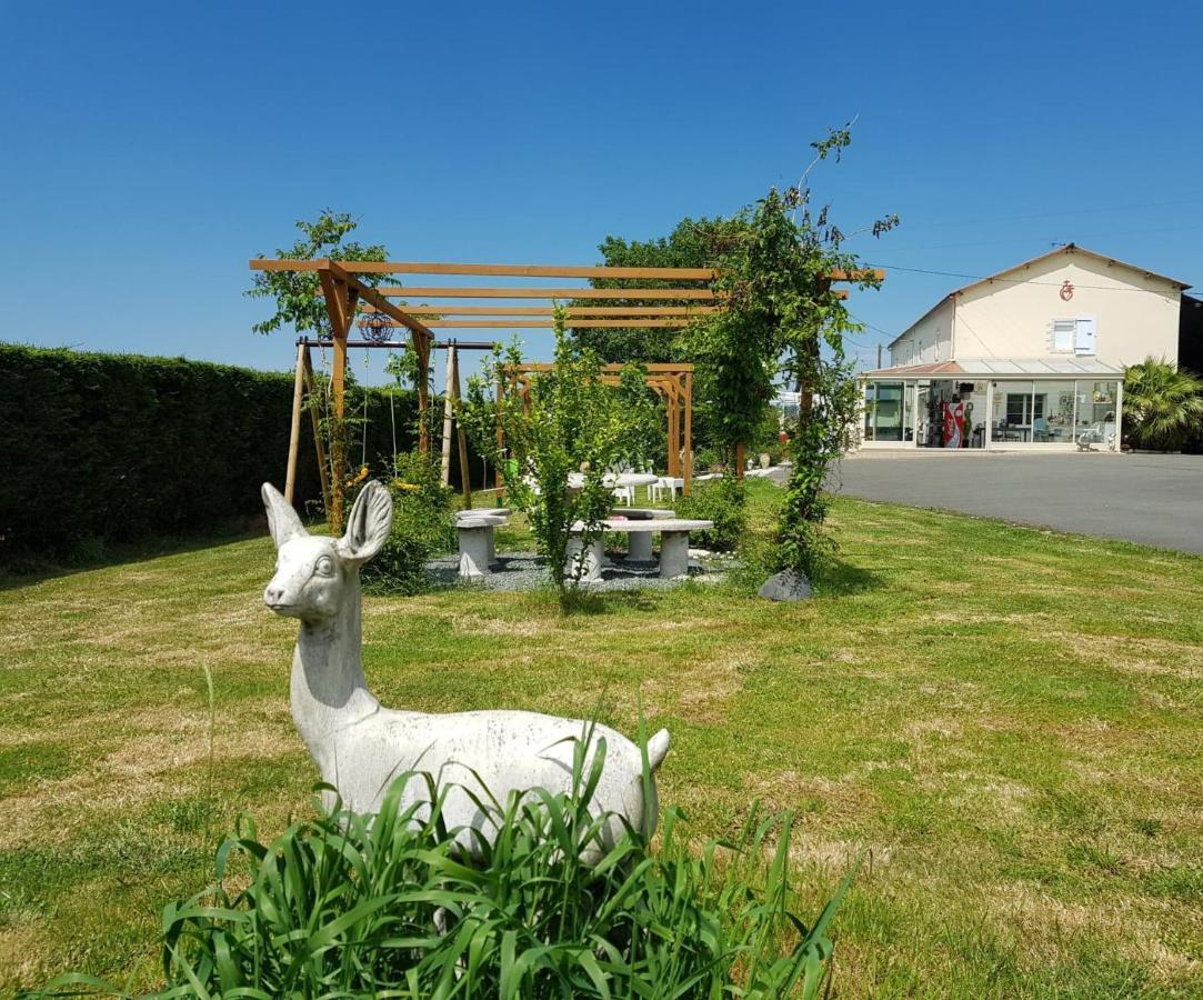Bed and Breakfast chez val et fred 85 Les Essarts  Esterno foto