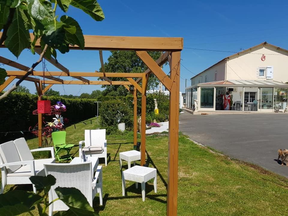 Bed and Breakfast chez val et fred 85 Les Essarts  Esterno foto